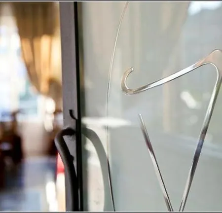 Da Oe Vittorio Srl ホテル レッコ